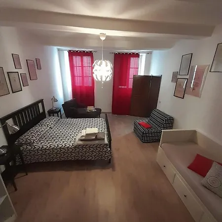 Quadrupla Apartment